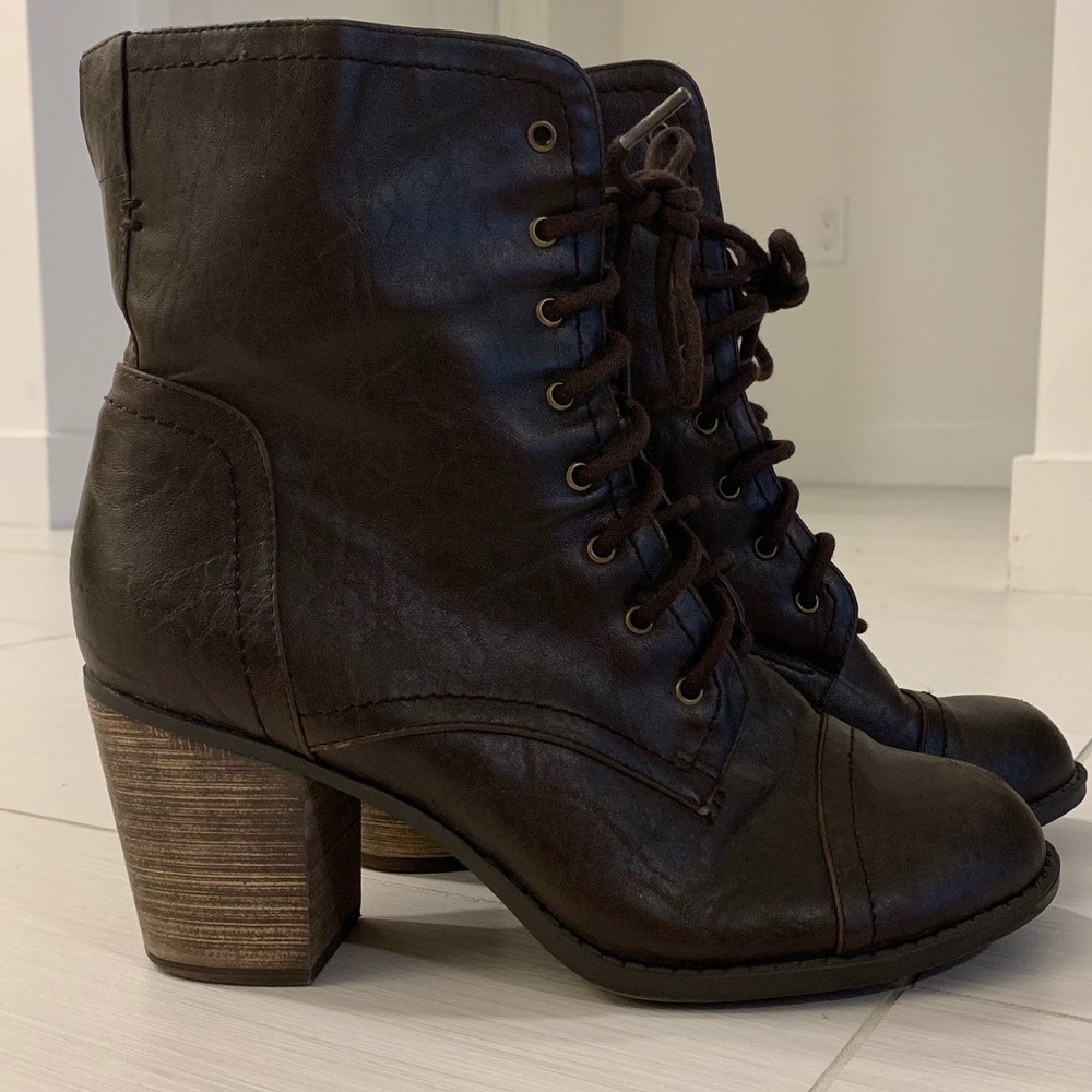 Diba combat tie up boots with heel